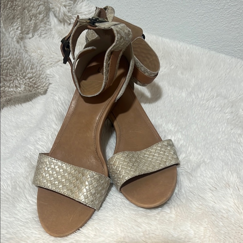 ugg sandals